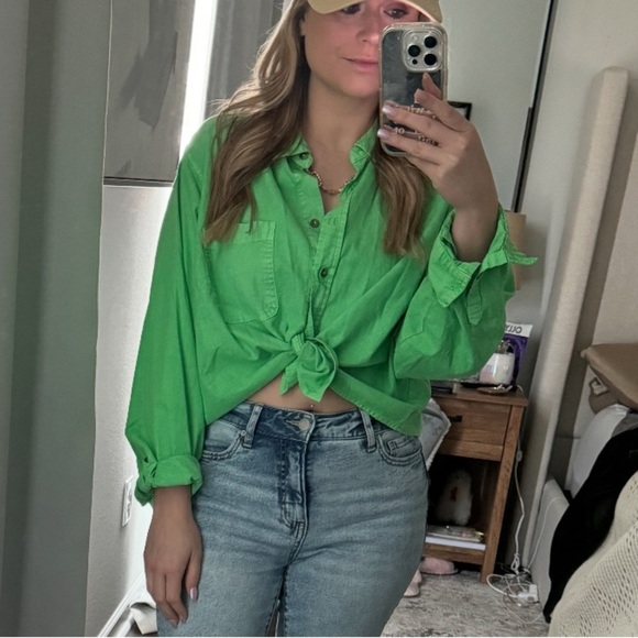 Universal Thread Jackets & Blazers - Cropped Green Button-Up Shacket Shirt